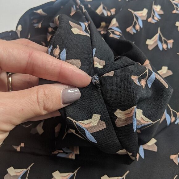 Le Lis Black Patterned Blouse - Picture 6 of 10